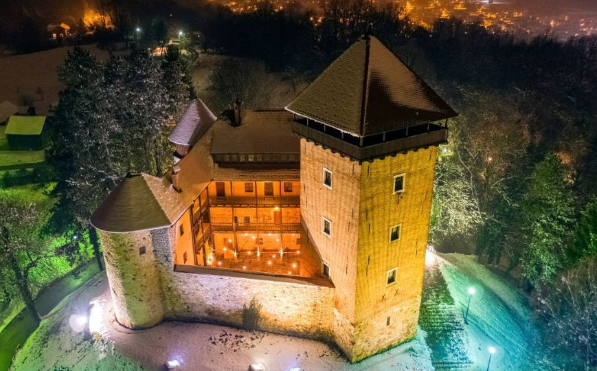 Stari grad Dubovac (Dvorac Dubovac), Croatia